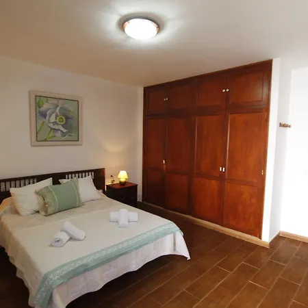 Raguila 2 Apartment *